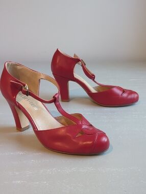 Red T-Strap Heel Pumps size 7
